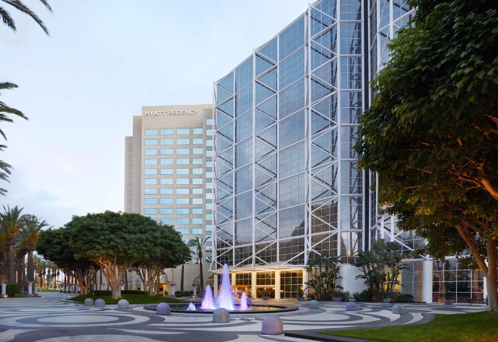 A street view looking up at the Hyatt Regency Orange County hotel in Anaheim, California, a location of FamilyLife's Weekend to Remember® marriage retreat event