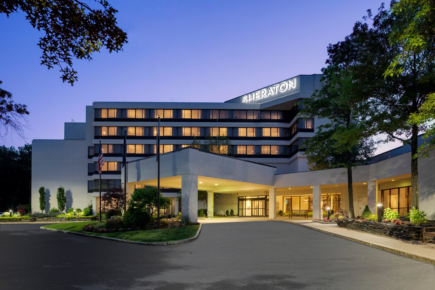 A street view looking up at the Portland Sheraton at Sable Oaks in South Portland, Maine, a location of FamilyLife's Weekend to Remember® marriage retreat event