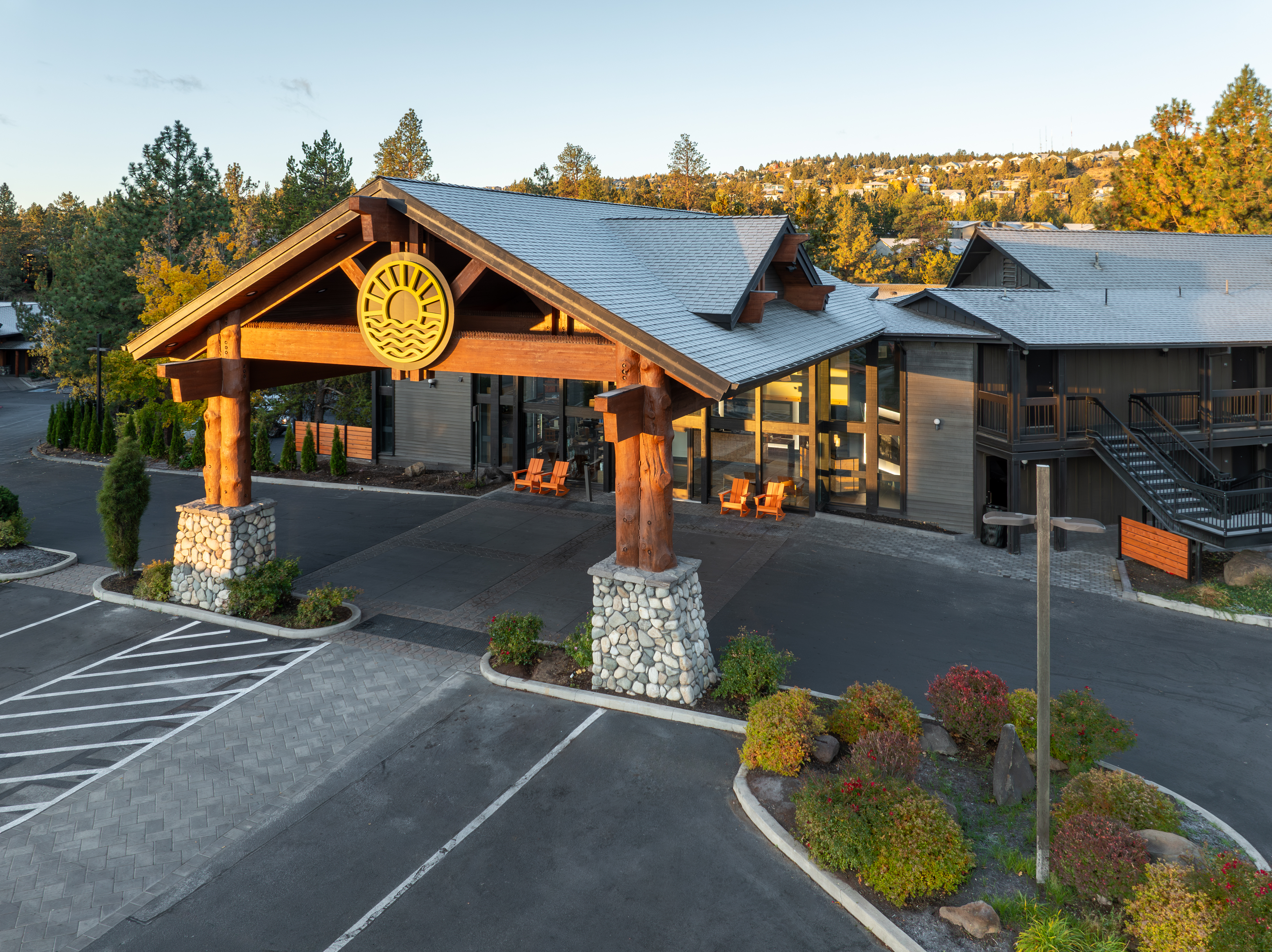 Beautiful high front view looking down on Riverhouse Lodge Sunriver in Bend, Oregon, a location for FamilyLife's Weekend to Remember® marriage retreat.