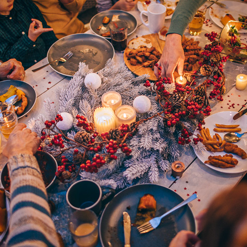 5 Tips To Avoid Controversial Topics at the Holiday Table